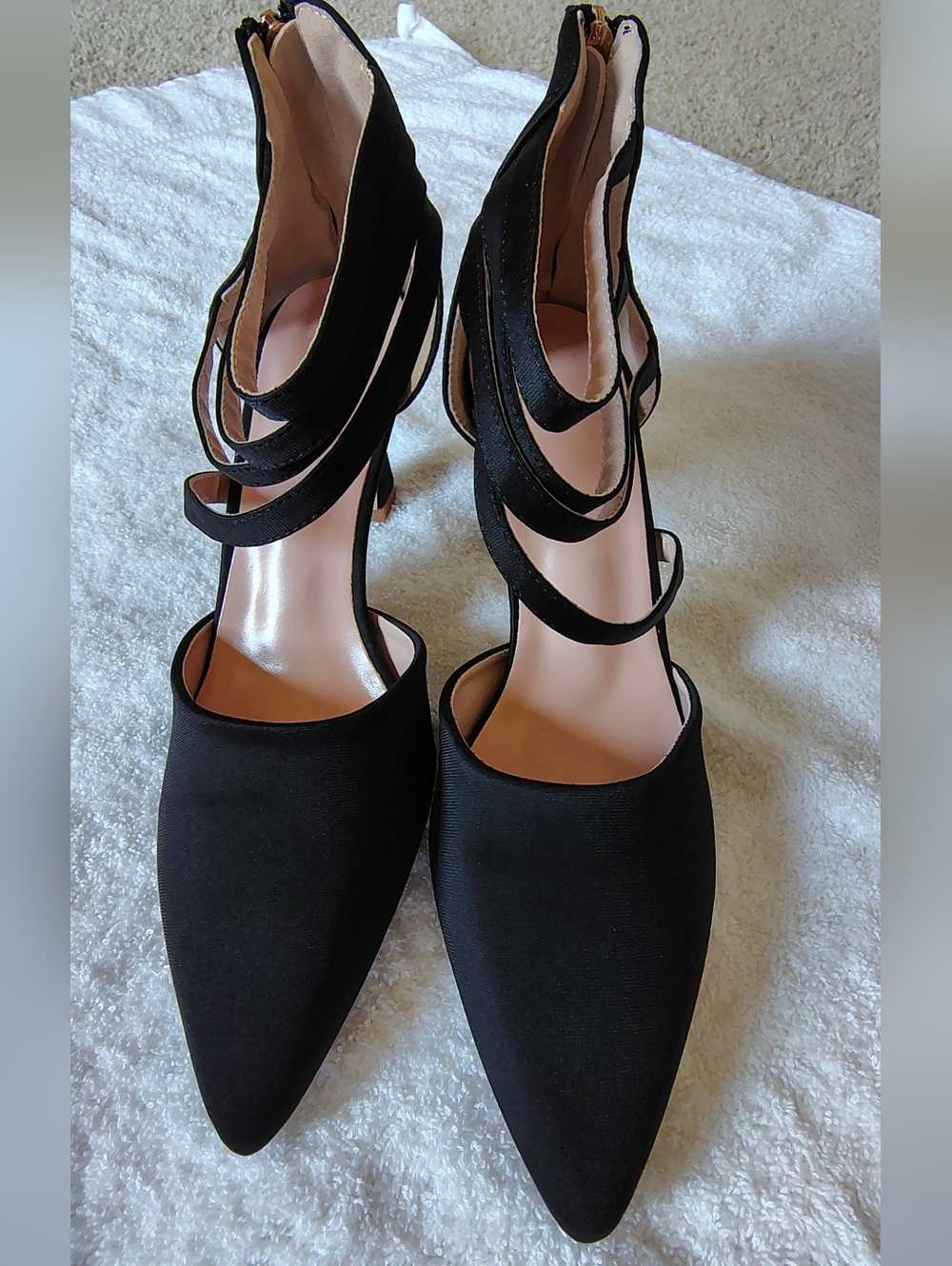 Black Strappy Pointed-Toe Women’s Heels Brand New Never Worn